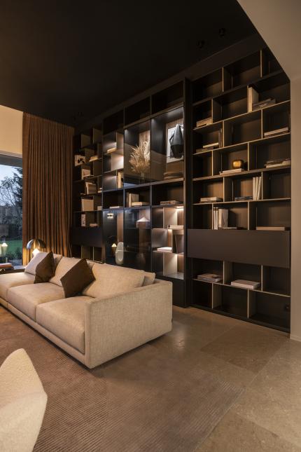 Multibat inspoiratiewoning met bibliotheekkast Multibat inspoiratiewoning met bibliotheekkast