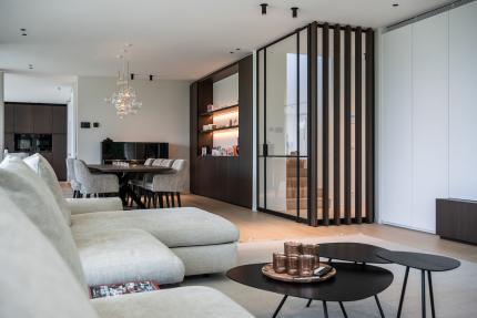 Multibat - Villa Serena Detail zithoek + eethoek Multibat - Villa Serena Detail zithoek + eethoek