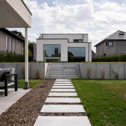 Achtergevel moderne witte villa: villa laten bouwen Achtergevel moderne witte villa: villa laten bouwen