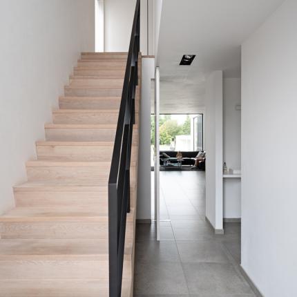 Traphal moderne witte villa architectuur: bouwen Traphal moderne witte villa architectuur: bouwen