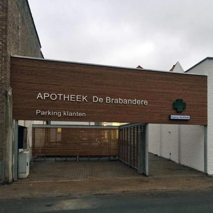 Nieuwe ingang parking langs achter