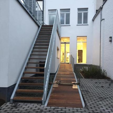 Volledig herstelde achtergevel