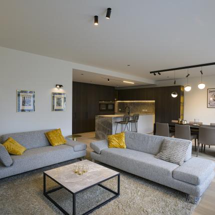 Modern interieur met warme accenten Modern interieur met warme accenten