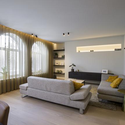 Modern interieur met warme accenten Modern interieur met warme accenten