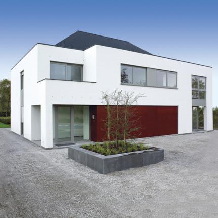 Voorgevel ruime, atypische koppelwoning