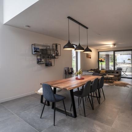 MULTIBAT - House with a view