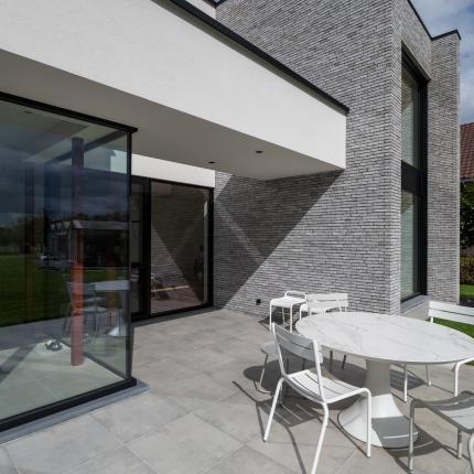 Multibat - Mooie villa in combinatie van gevelsteen &amp; crepi