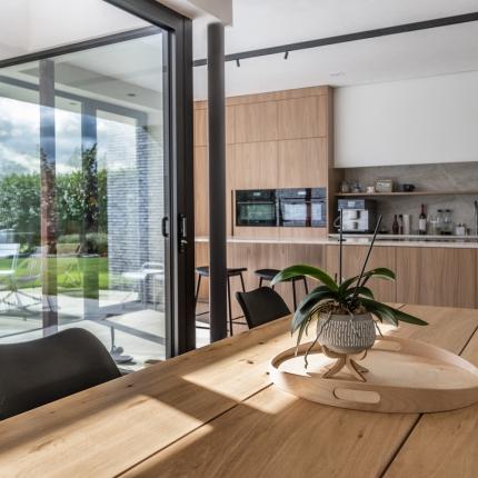 Multibat - Mooie villa in combinatie van gevelsteen &amp; crepi