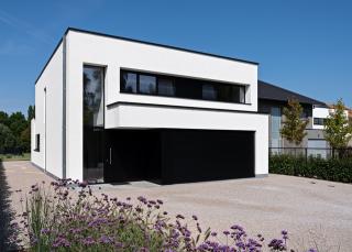 Hedendaagse witte villa: villabouw Hedendaagse witte villa: villabouw