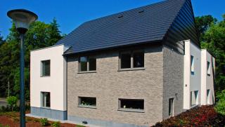 Voorgevel hedendaagse villa